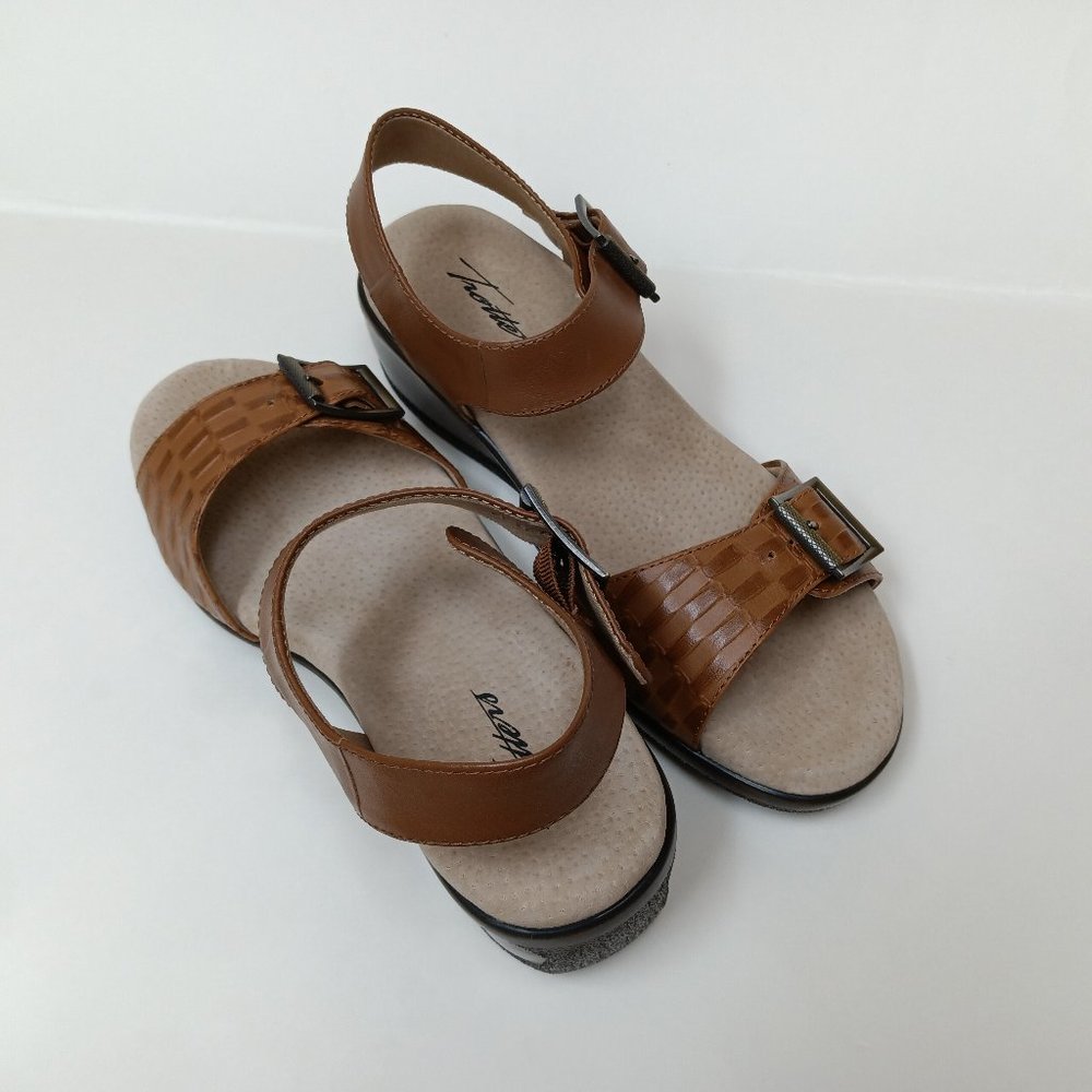 Eden Sandals by Trotters. Cognac Color. Size 7N.